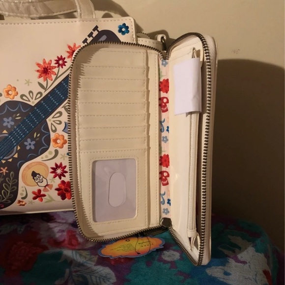 White Coco Satchel turn Crossbody bag - Picture 9 of 12